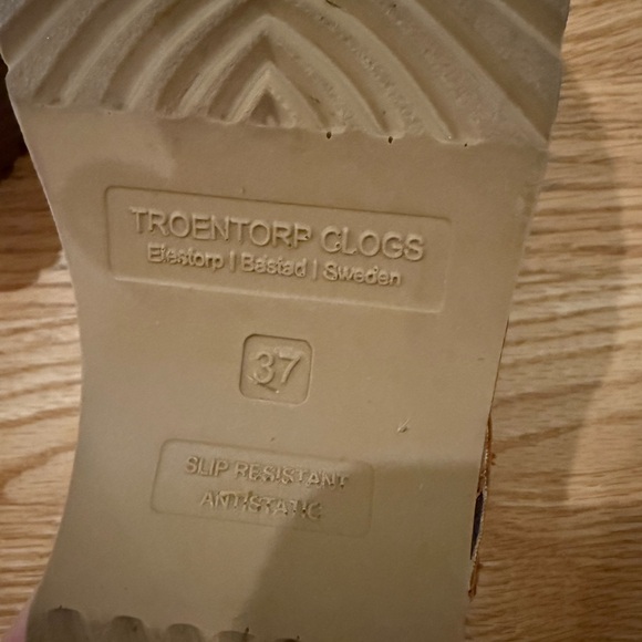 Stylish Tan Leather Mules - Picture 2 of 7